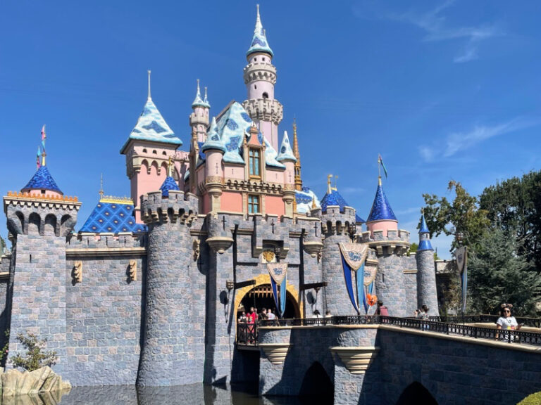 Learn everything your family must do BEFORE flying to Disneyland California from the UK in 2022. Essential NEW tips for Covid tests, visas, park tickets, dining reservations & more